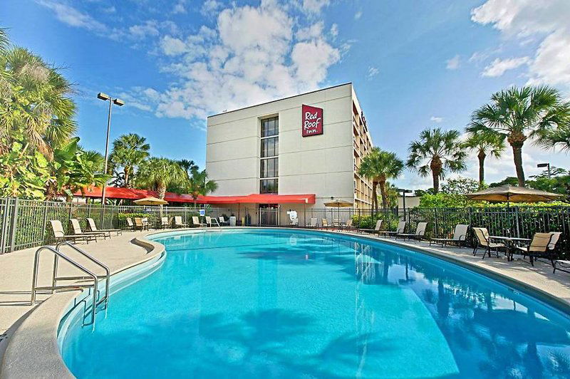 Hotel Red Roof Plus+ Miami Airport