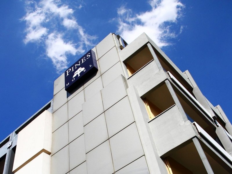 Hotel Pines Hotel