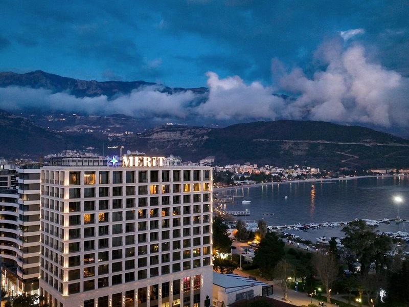 Hotel Merit Starlit Hotel
