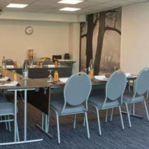 Sejur Hôtel Inn Design Paris Saint Quentin vacanta Montigny-le-Bretonneux