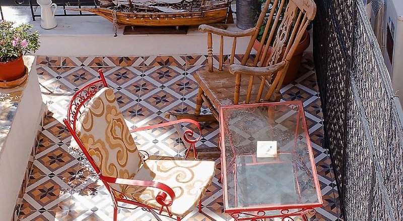 Athens Quinta