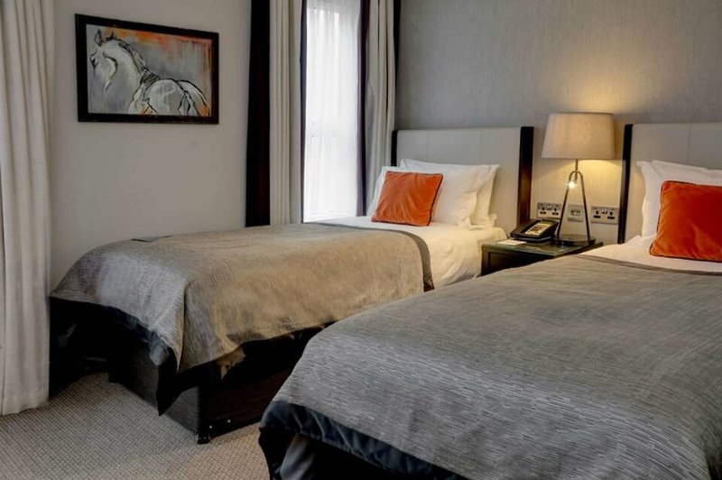 Ten Hill Place Hotel