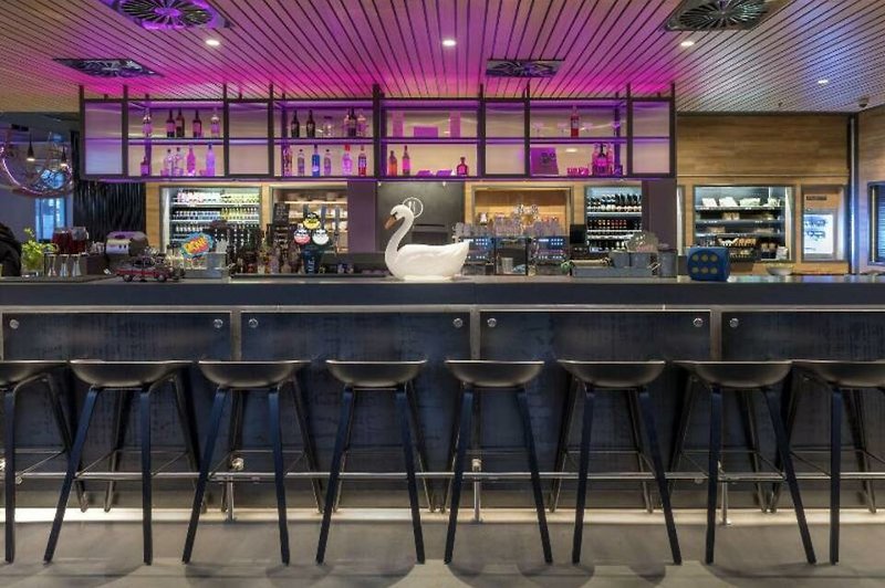 Moxy Edinburgh Airport