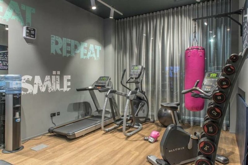Moxy Edinburgh Airport