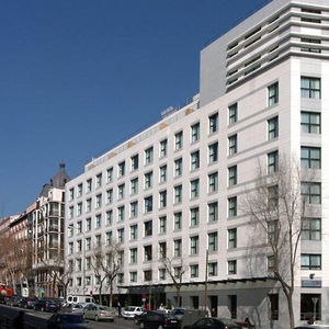 Hotel Radisson Red Madrid cazare Madrid