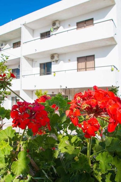 dal travel Nikos Bnb