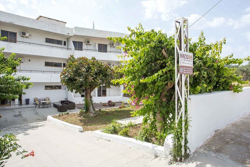 dal travel Nikos Bnb
