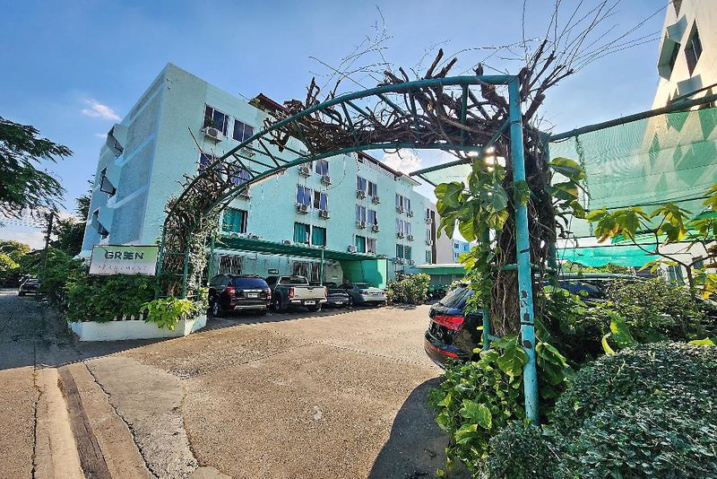 Green Apartment