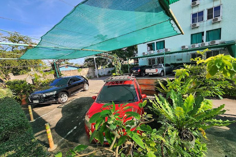 Green Apartment