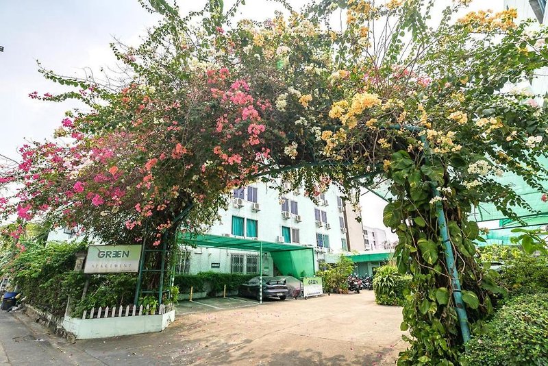 Green Apartment