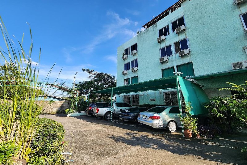 Green Apartment