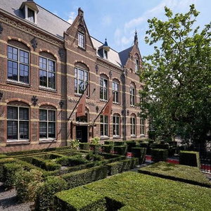 Hotel The College Hotel Amsterdam, Autograph Collection cazare Amsterdam