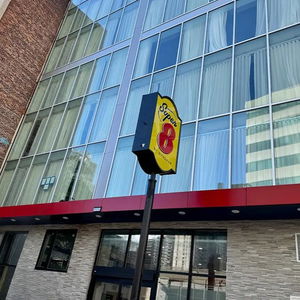 Hotel Super 8 By Wyndham Bronx Near Stadium cazare Bronxville