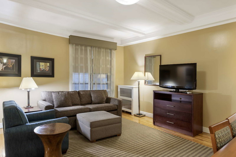 Best Western Plus Hospitality House