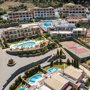 Hotel Filion Suites Resort & Spa cazare Bali