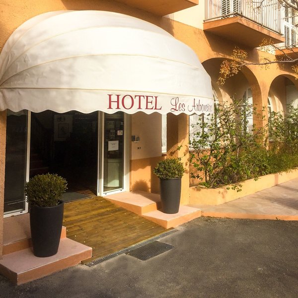 Hotel Les Arbousiers