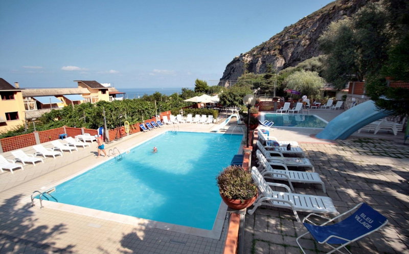 Hotel Bleu Village