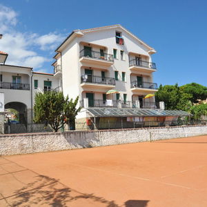 Hotel Residence Il Borgo Degli Ulivi Resort cazare Pietra Ligure
