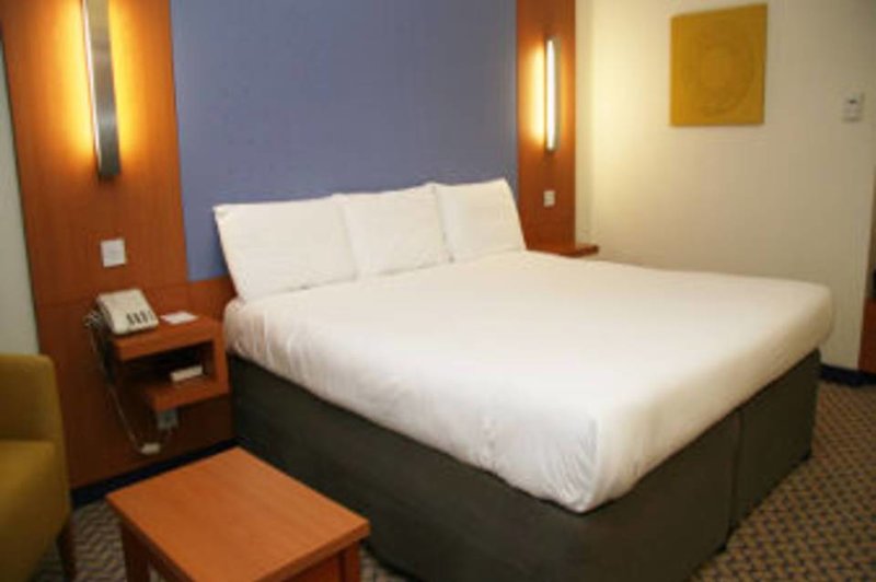 Hotel Ramada By Wyndham London North M1