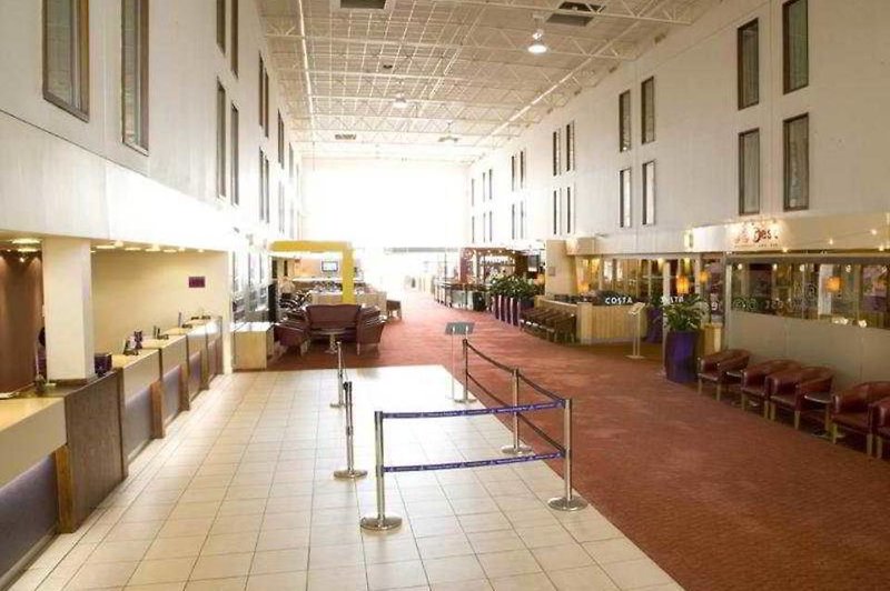Premier Inn London Heathrow Airport (Bath Road)