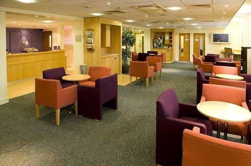 Premier Inn London Heathrow Airport (Bath Road)