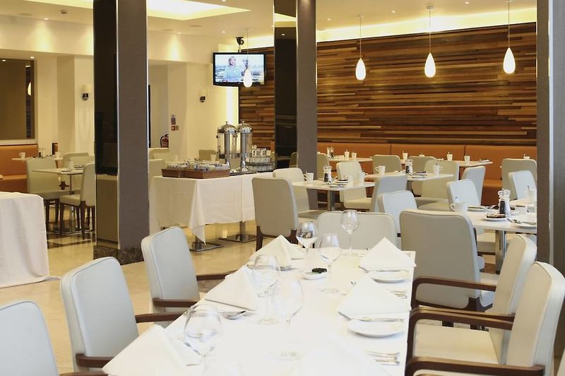 Park Grand London Heathrow