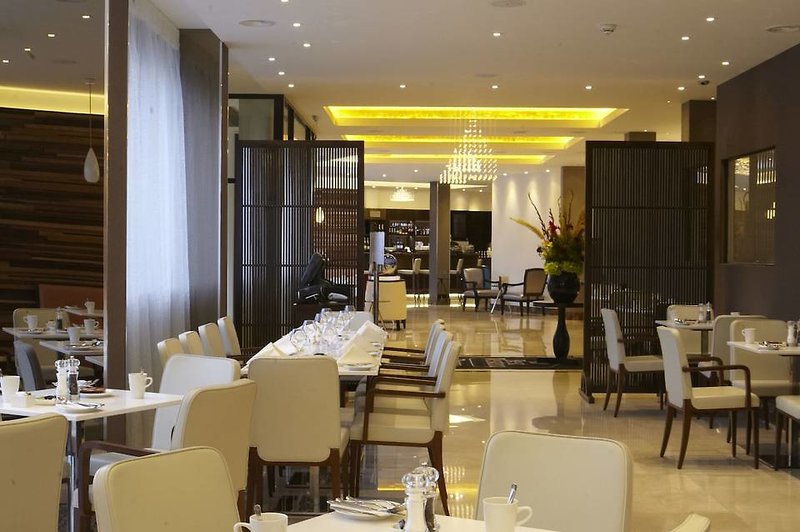 Park Grand London Heathrow