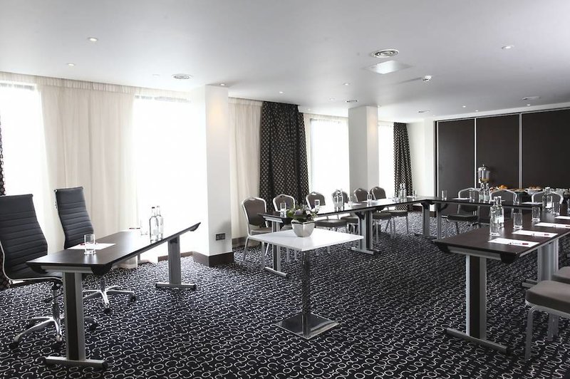 Park Grand London Heathrow