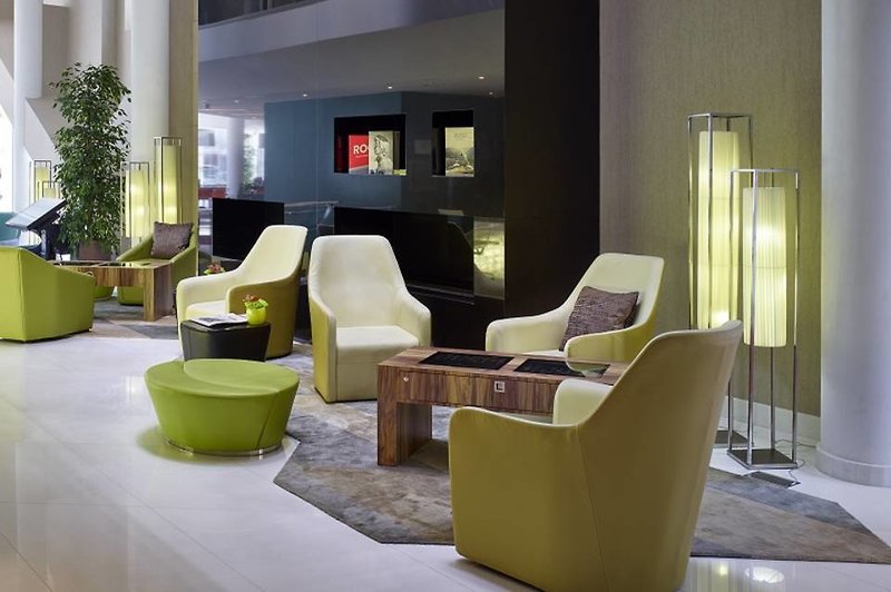 Montcalm East, Autograph Collection