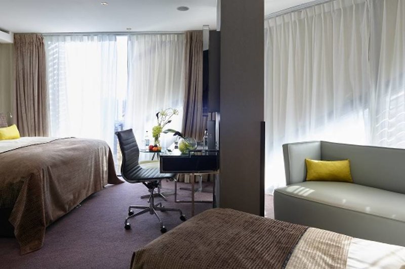 Montcalm East, Autograph Collection