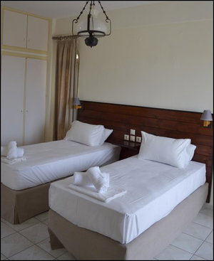 Hotel La Luna Apts cazare Stalis