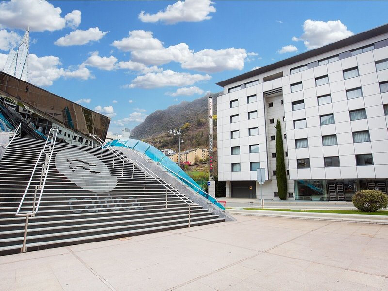 Hotel Yomo Mola Park