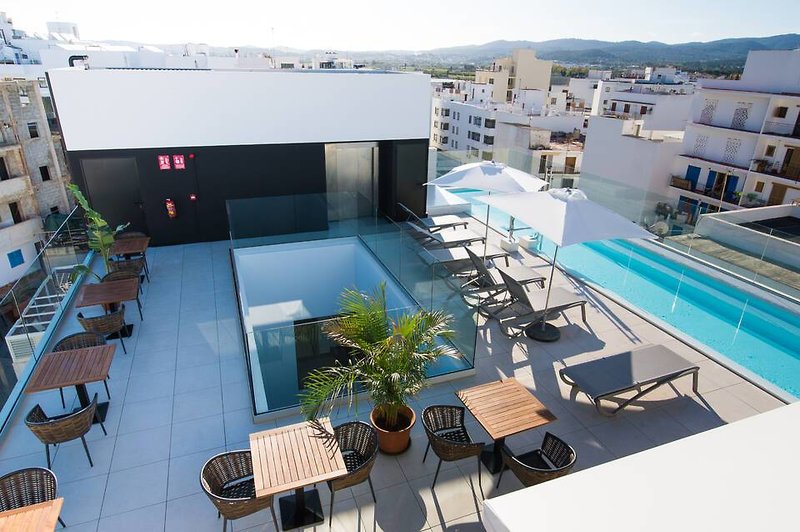 M. Hotel