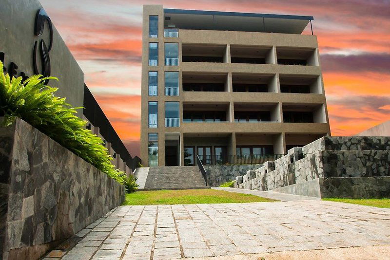 Hotel Ballena Regency