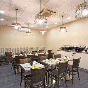 Hotel Aka Lodge Lyon Est cazare Meyzieu