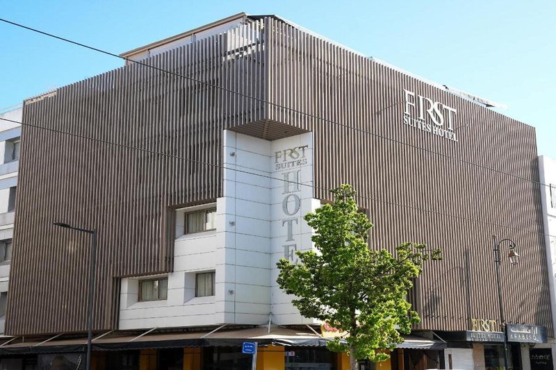 Hotel First Suites Hotel