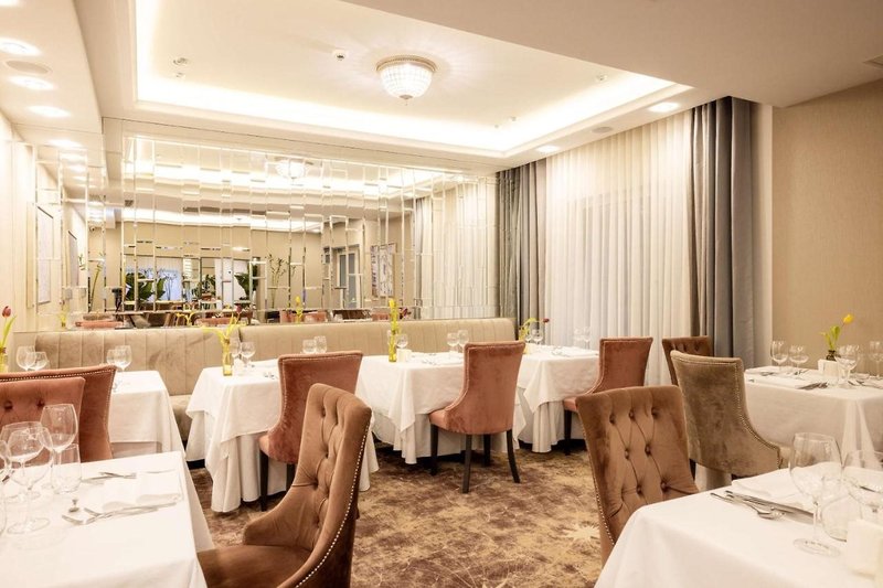 Tresor Le Palais Timisoara, Curio Collection By Hilton