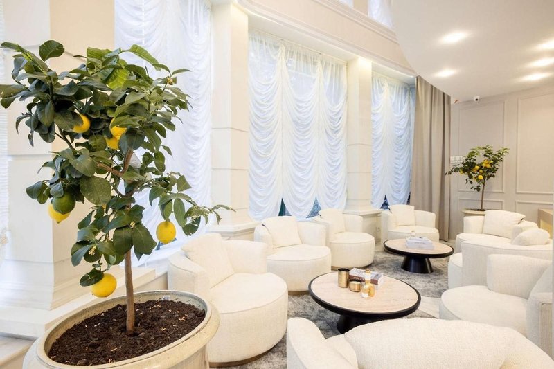 Tresor Le Palais Timisoara, Curio Collection By Hilton