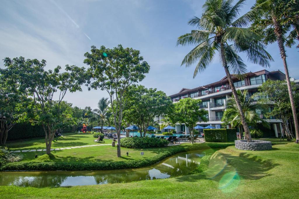 Holiday Ao Nang Beach Resort, Krabi