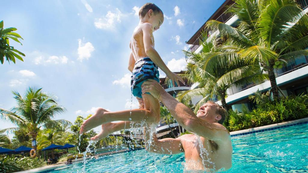 Holiday Ao Nang Beach Resort, Krabi