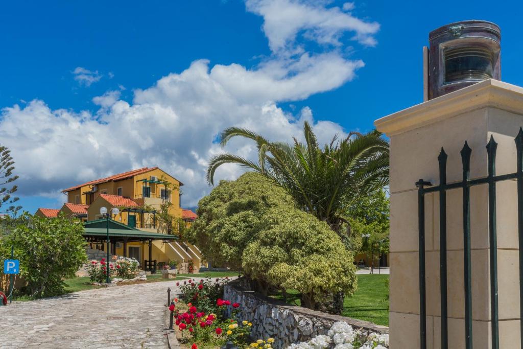 Hotel Sandy Beach Villas & Apartments