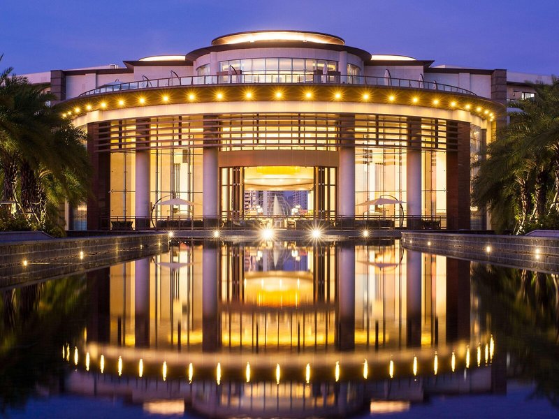 Hotel Thousand Cranes Sanya Yazhou Bay Intl Exchange Centre, Curio By Hilton
