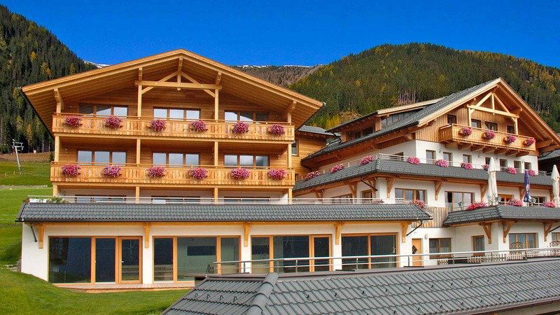 Hotel Tillga Glück Suites & Apartments