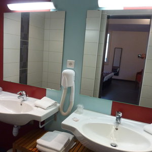 Hotel De La Vallee cazare Lourdes