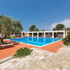 Hotel Masseria Colosso cazare Patu