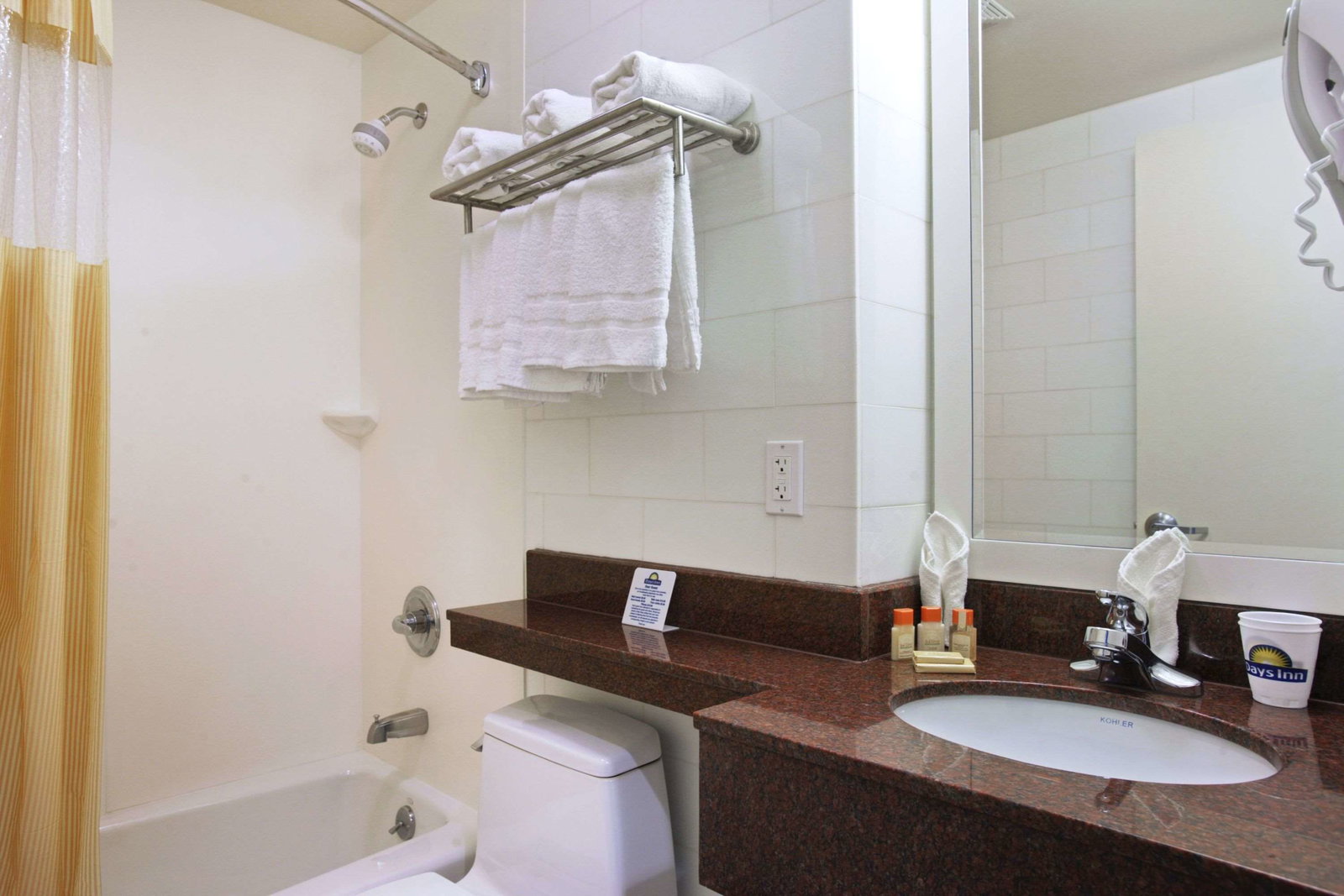 Days Inn By Wyndham Bronx Near Stadium