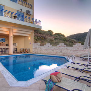 Hotel Aparthotel Athina cazare Bali