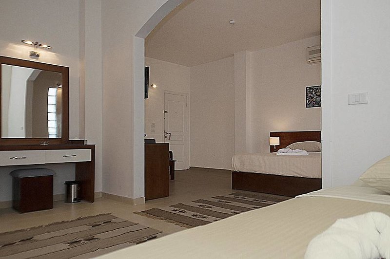 Elaria Hotel
