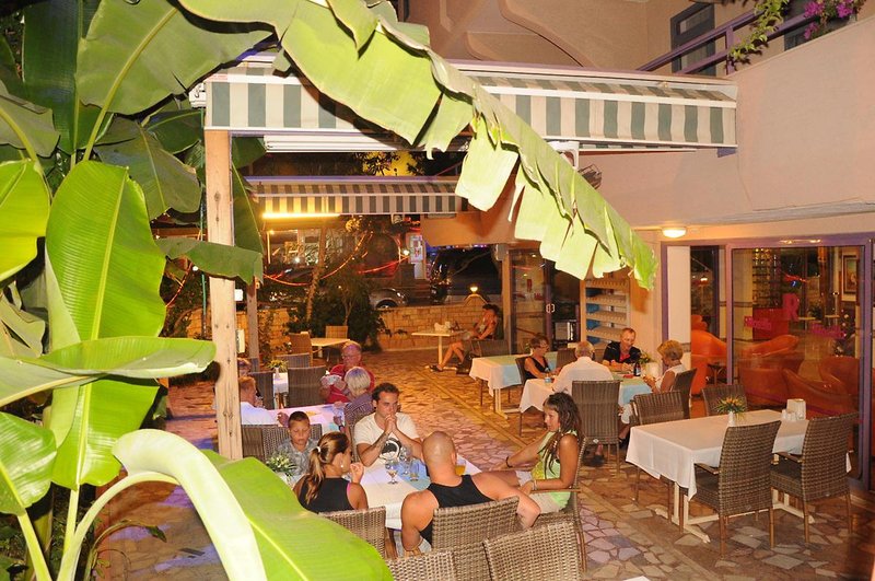 Rosella Apart & Hotel