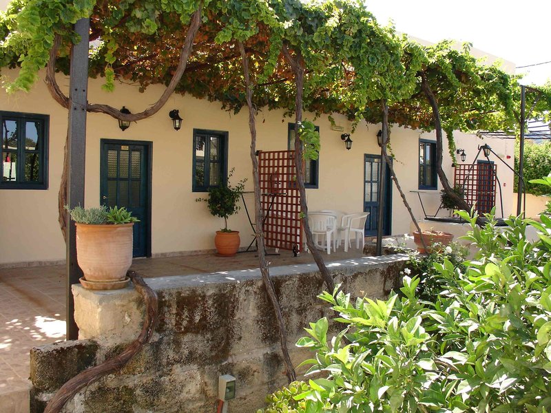 dal travel Summerland Hotel & Bungalows